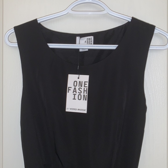 Vero Moda Short Dress - Picture 3 of 3